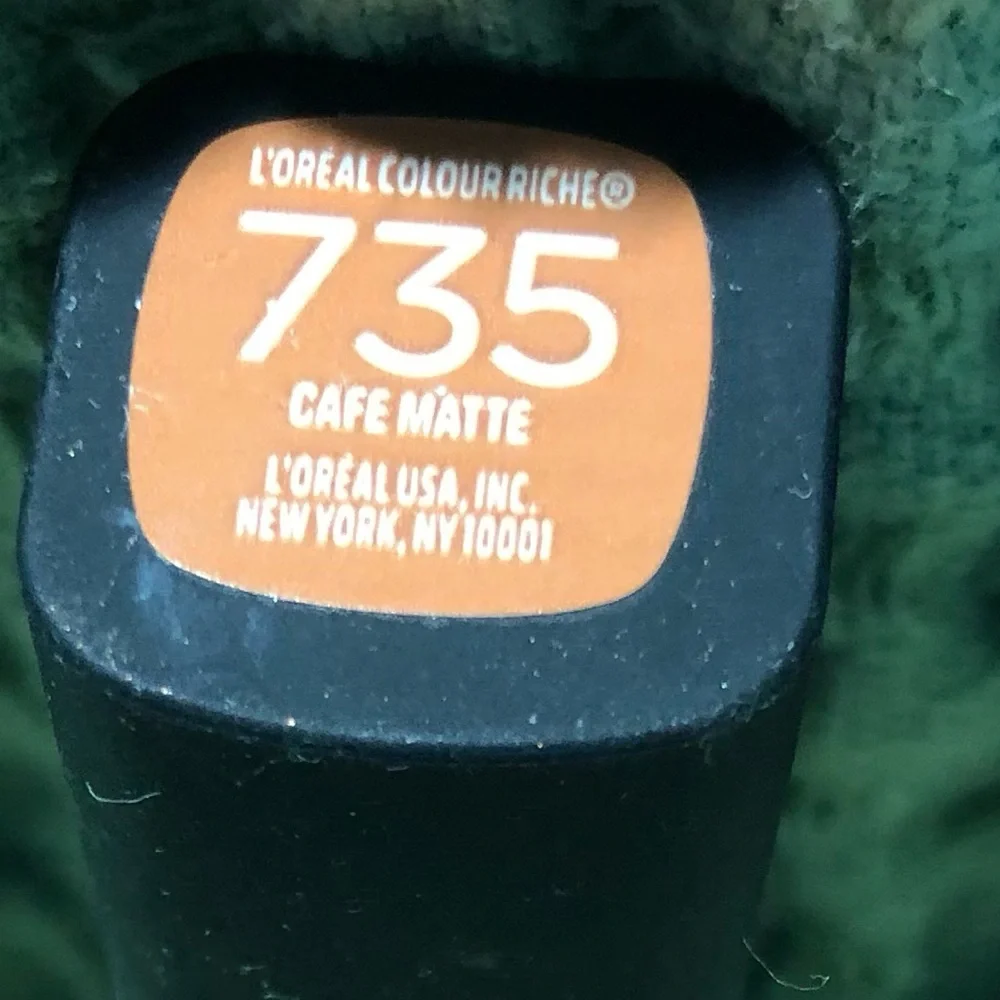L'Oreal Paris Colour Lipstick rich hydration  Cafe Mate 735